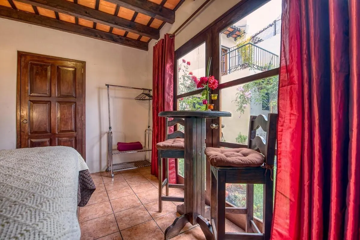 شقة Private Studio with Kitchenette & parking أنتيغوا غواتيمالا