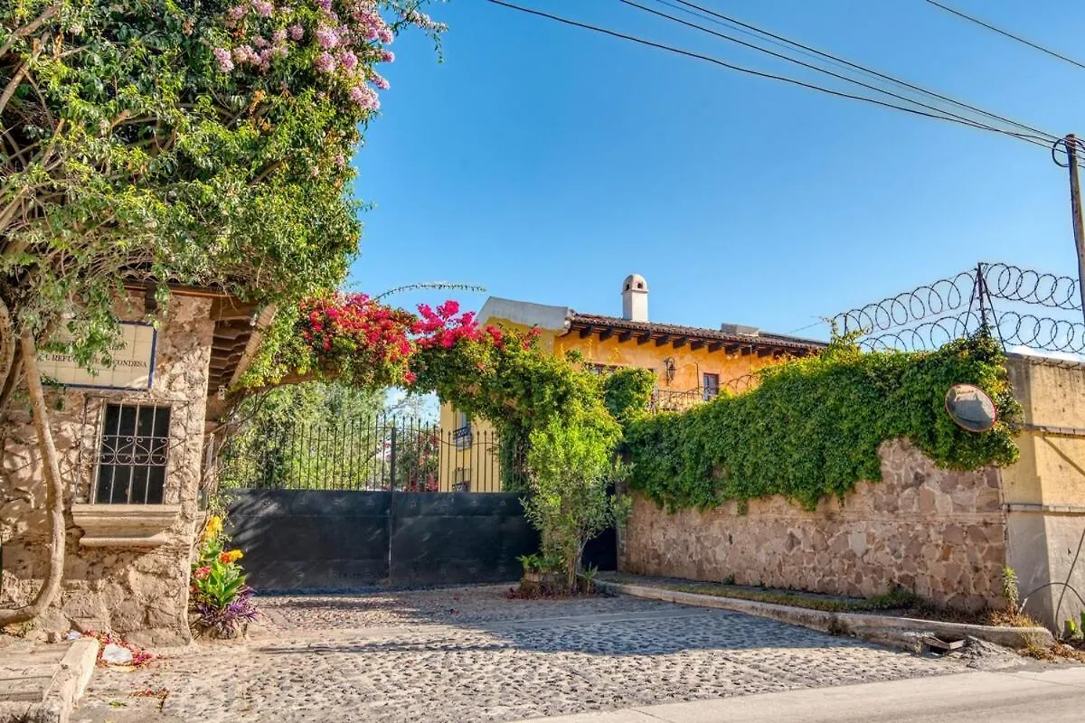 Private Studio with Kitchenette & parking Antigua Appartement